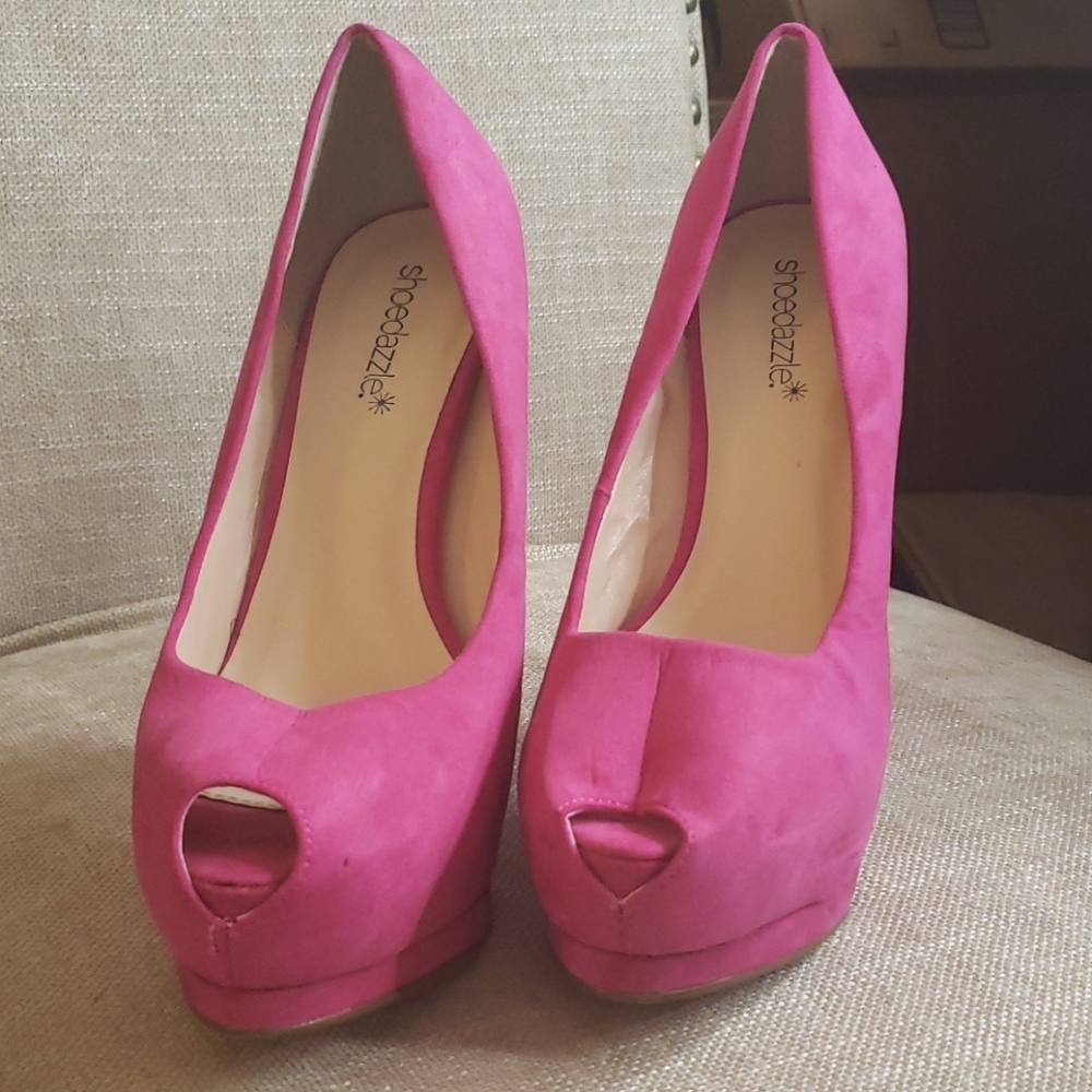 Pink peeptoes